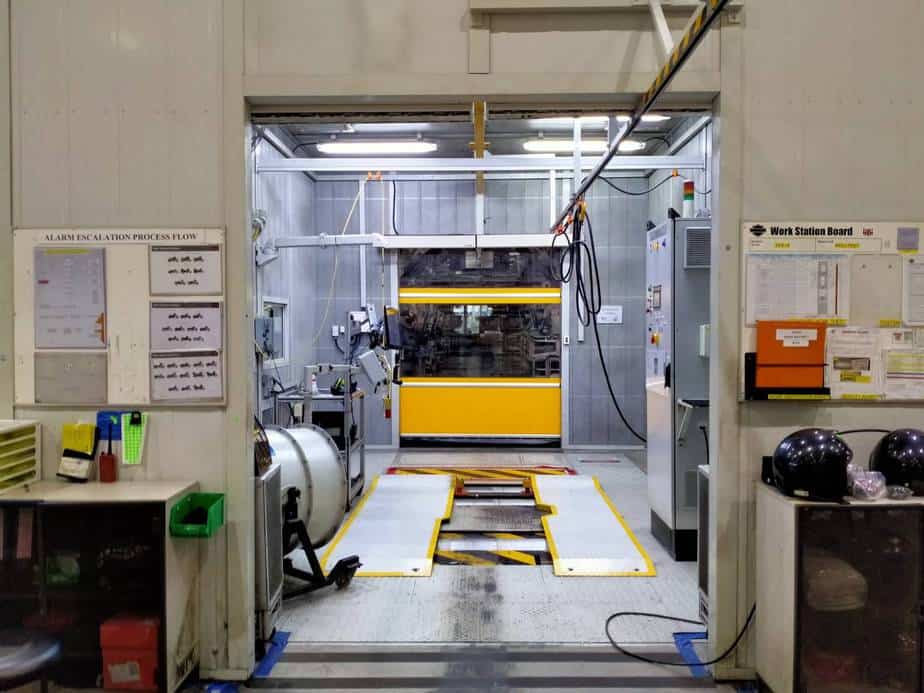 ภาพผลงานติดตั้งประตูไฮสปีด รุ่น Standard สำหรับโรงงานอุตสาหกรรม ที่ชลบุรี โดย OZ DOOR (3)