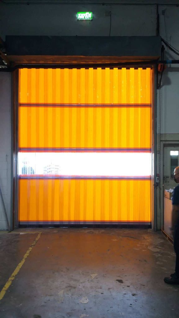 ภาพผลงานติดตั้งประตูไฮสปีด รุ่น Standard สำหรับอิเล็กทรอนิกส์ ที่ชลบุรี โดย OZ DOOR (4)