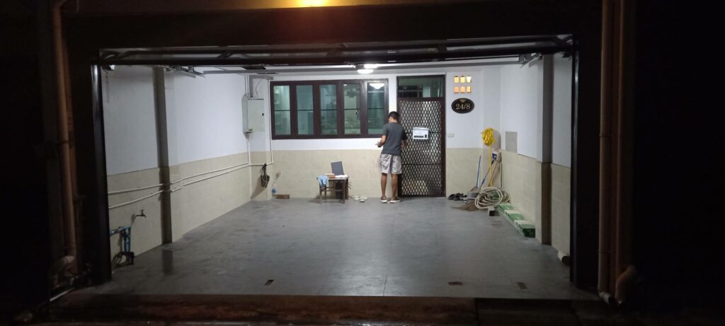 Installation photo of Garage Doors for Automotive in Chonburi by OZ DOOR (3)