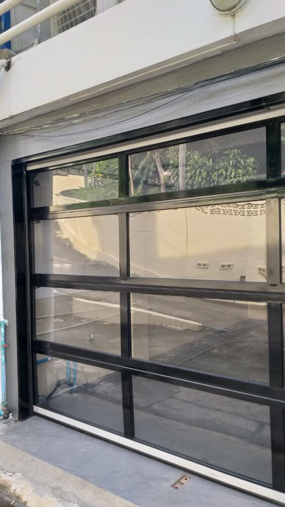 Installation photo of Garage Doors for Automotive in Chonburi by OZ DOOR (8)