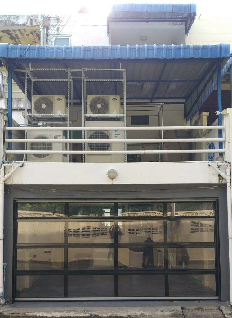 Installation photo of Garage Doors for Automotive in Chonburi by OZ DOOR (6)