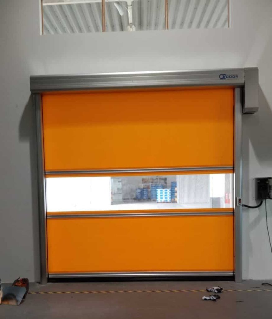 ภาพผลงานติดตั้งประตูไฮสปีด รุ่น Standard สำหรับอิเล็กทรอนิกส์ ที่ชลบุรี โดย OZ DOOR (3)