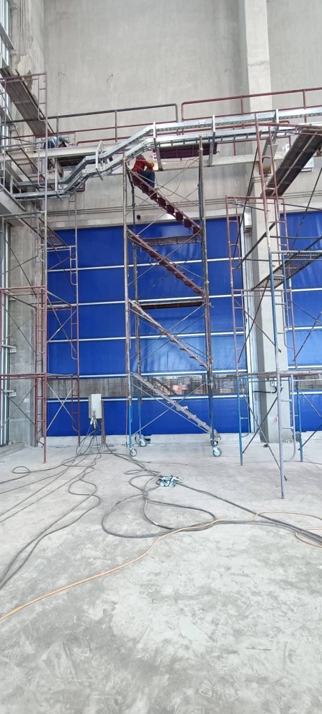 ภาพผลงานติดตั้งประตูไฮสปีด รุ่น Standard สำหรับโครงการที่อยู่อาศัยและผู้พัฒนาอสังหาริมทรัพย์ ที่หนองคาย โดย OZ DOOR (2)