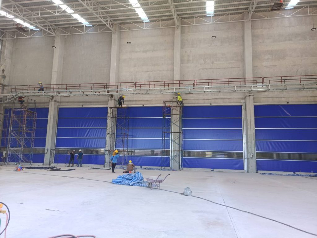 ภาพผลงานติดตั้งประตูไฮสปีด รุ่น Standard สำหรับโครงการที่อยู่อาศัยและผู้พัฒนาอสังหาริมทรัพย์ ที่หนองคาย โดย OZ DOOR (3)