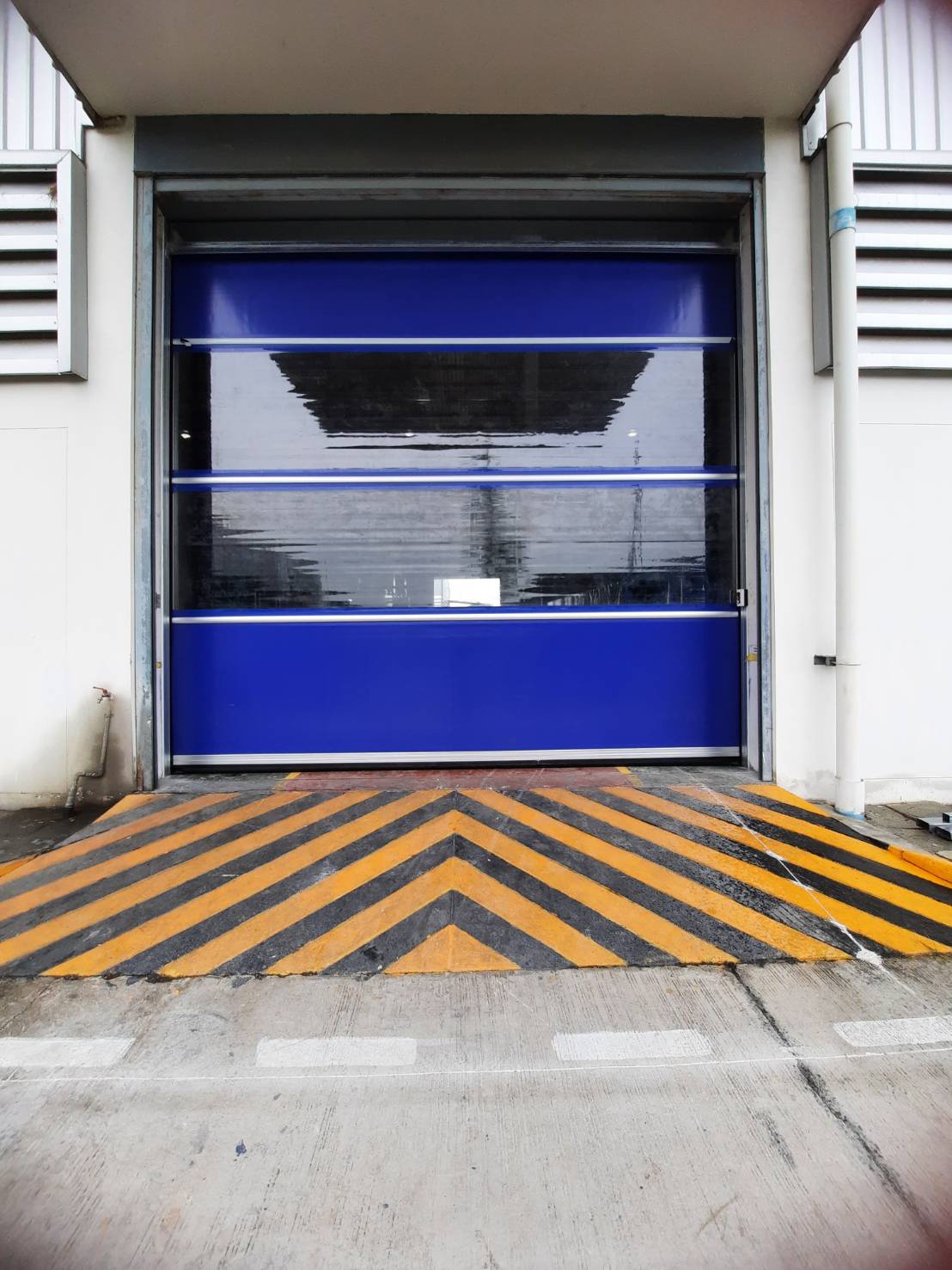 ภาพผลงานติดตั้งประตูไฮสปีด รุ่น Standard สำหรับโรงงานอุตสาหกรรม ที่ชลบุรี โดย OZ DOOR (7)