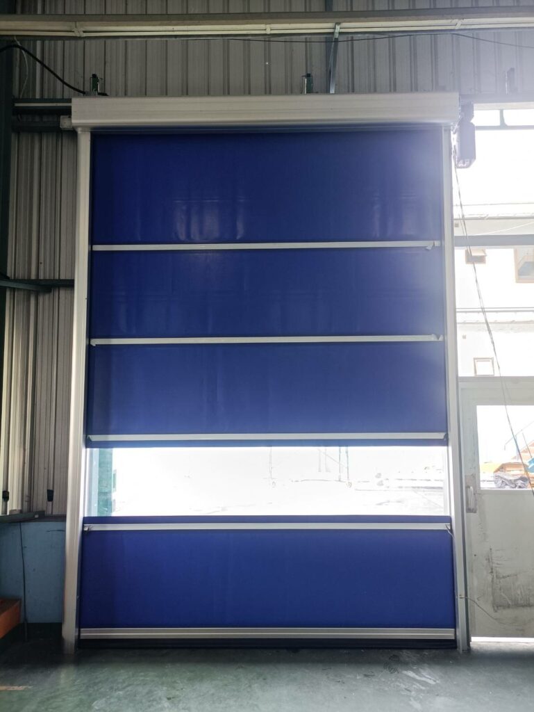 ภาพผลงานติดตั้งประตูไฮสปีด รุ่น Standard สำหรับโรงงานอุตสาหกรรม ที่ชลบุรี โดย OZ DOOR (2)
