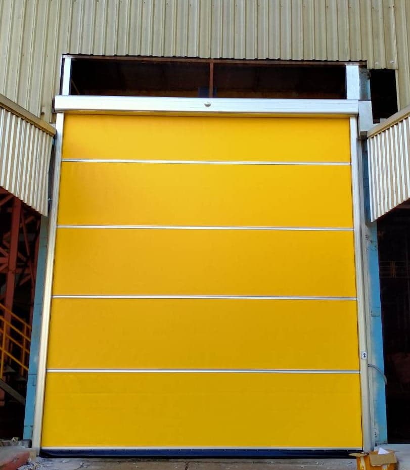ภาพผลงานติดตั้งประตูไฮสปีด รุ่น Standard สำหรับโรงงานอุตสาหกรรม ที่สมุทรสาคร โดย OZ DOOR (2)
