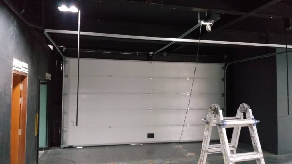 Installation photo of Garage Doors for Single House in Pathum Thani by OZ DOOR (5)