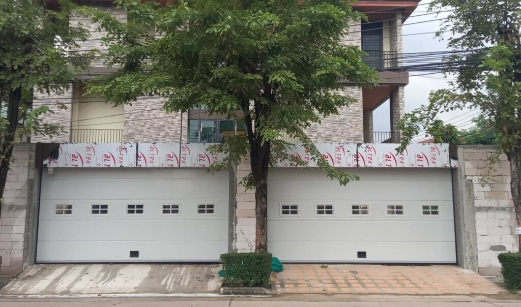 Installation photo of Garage Doors for Single House in Bangkok by OZ DOOR (3)
