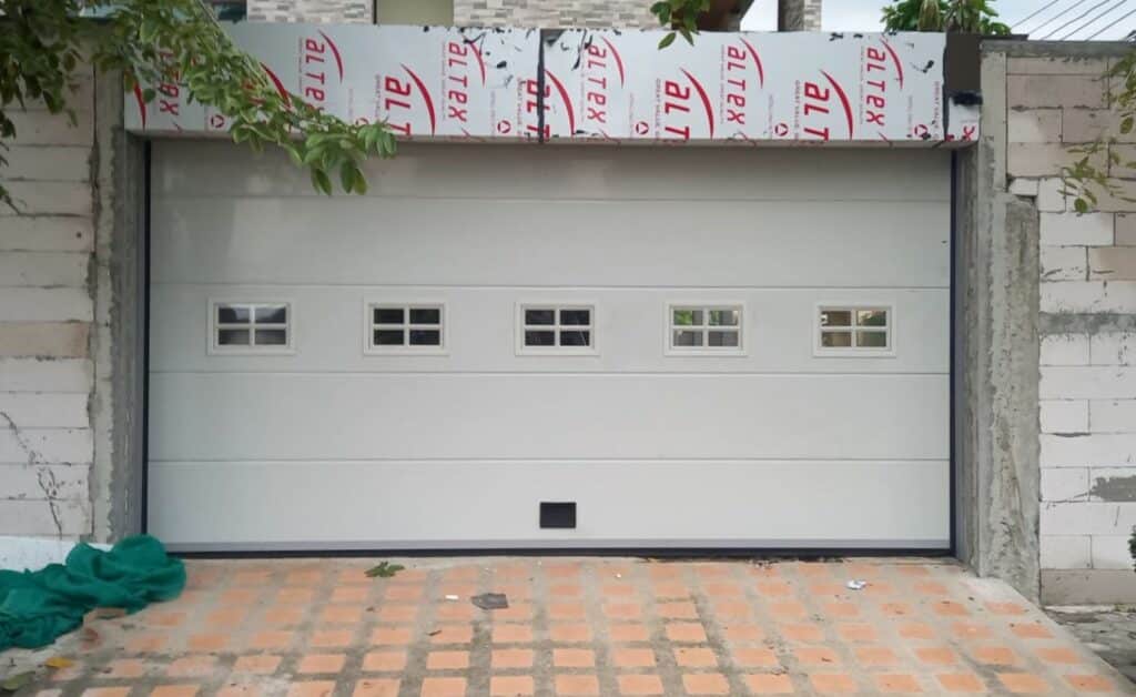 Installation photo of Garage Doors for Single House in Bangkok by OZ DOOR (5)