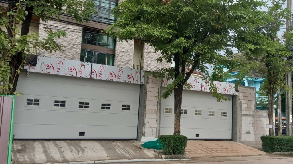 Installation photo of Garage Doors for Single House in Bangkok by OZ DOOR (2)