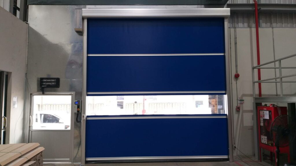ภาพผลงานติดตั้งประตูไฮสปีด รุ่น Standard สำหรับโรงงานอุตสาหกรรม ที่ชลบุรี โดย OZ DOOR (3)