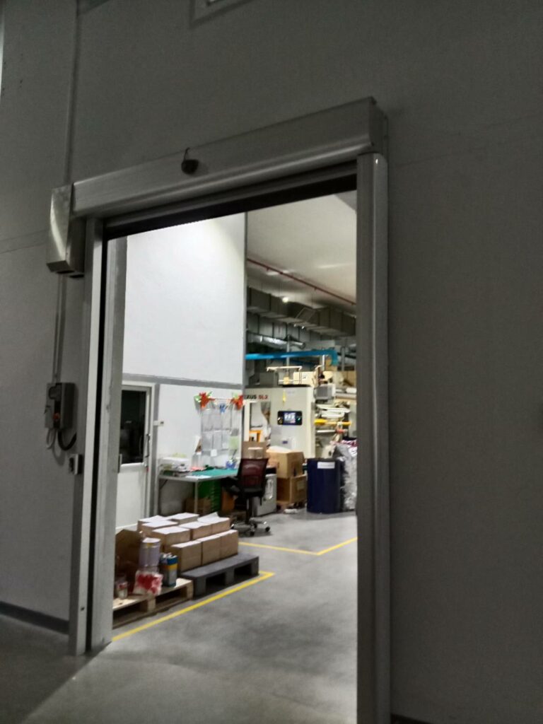 ประตูม้วนพีวีซี-1