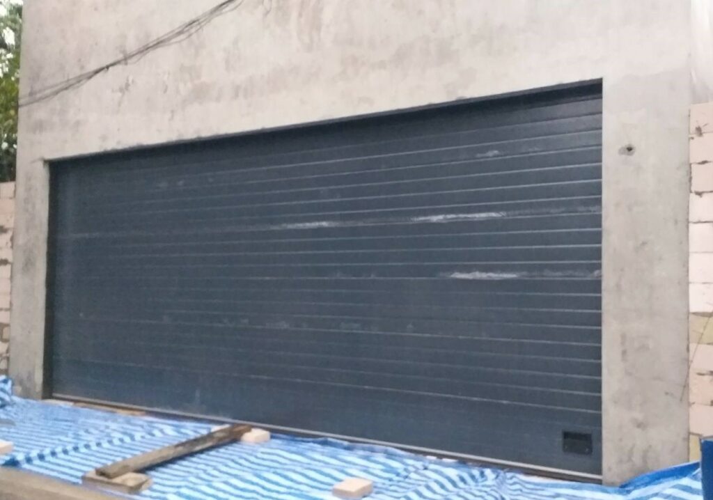 Installation photo of Garage Doors for Single House in Bangkok by OZ DOOR (3)