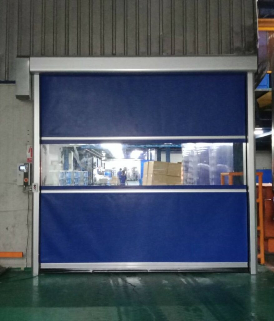ภาพผลงานติดตั้งประตูไฮสปีด รุ่น Standard สำหรับโรงงานอุตสาหกรรม ที่ชลบุรี โดย OZ DOOR (2)