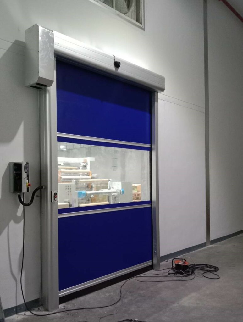 ภาพผลงานติดตั้งประตูไฮสปีด รุ่น Standard สำหรับโรงงานอุตสาหกรรม ที่สมุทรสาคร โดย OZ DOOR (3)