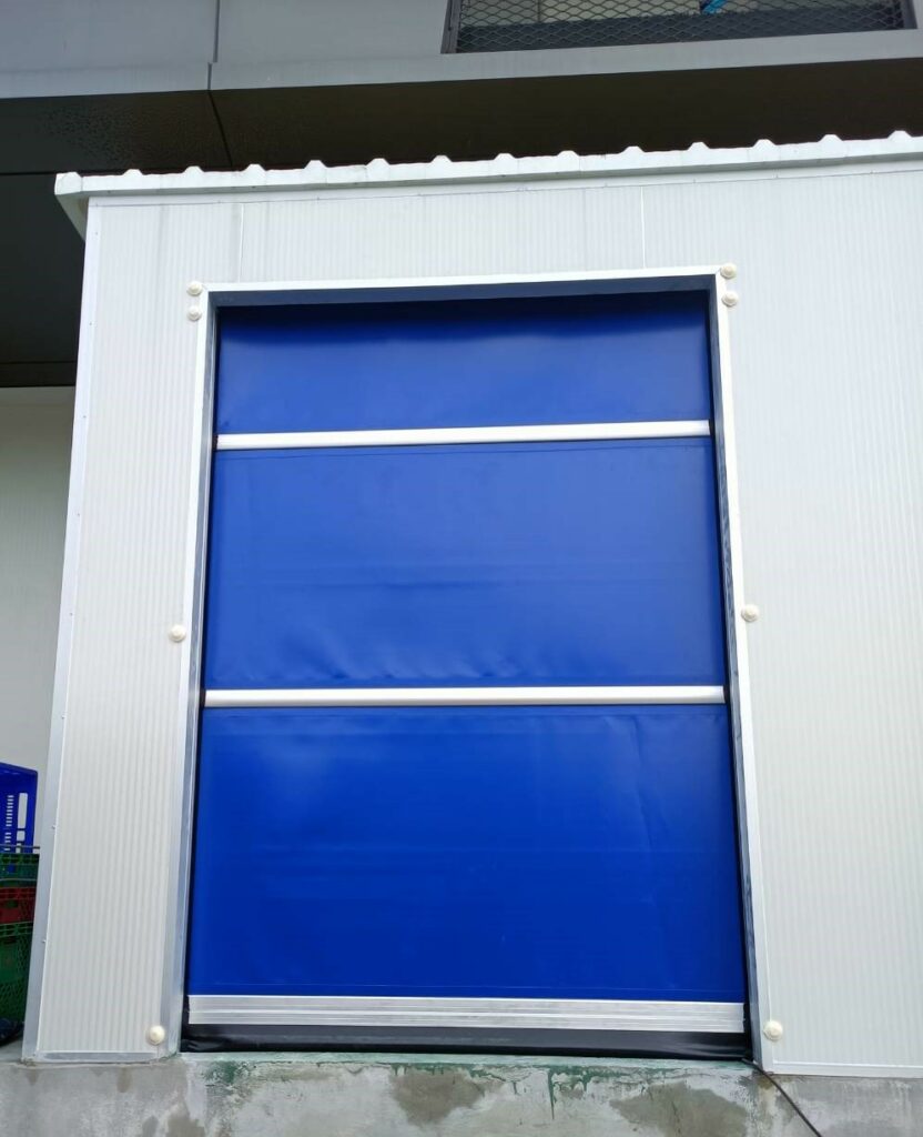 ภาพผลงานติดตั้งประตูไฮสปีด รุ่น Standard สำหรับโรงงานอุตสาหกรรม ที่สมุทรสาคร โดย OZ DOOR (3)