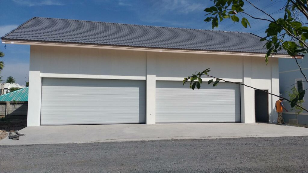 Installation photo of Garage Doors for Single House in Pathum Thani by OZ DOOR (2)