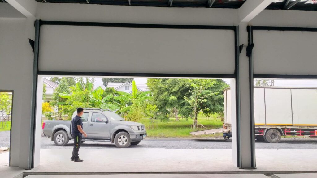Installation photo of Garage Doors for Single House in Pathum Thani by OZ DOOR (7)