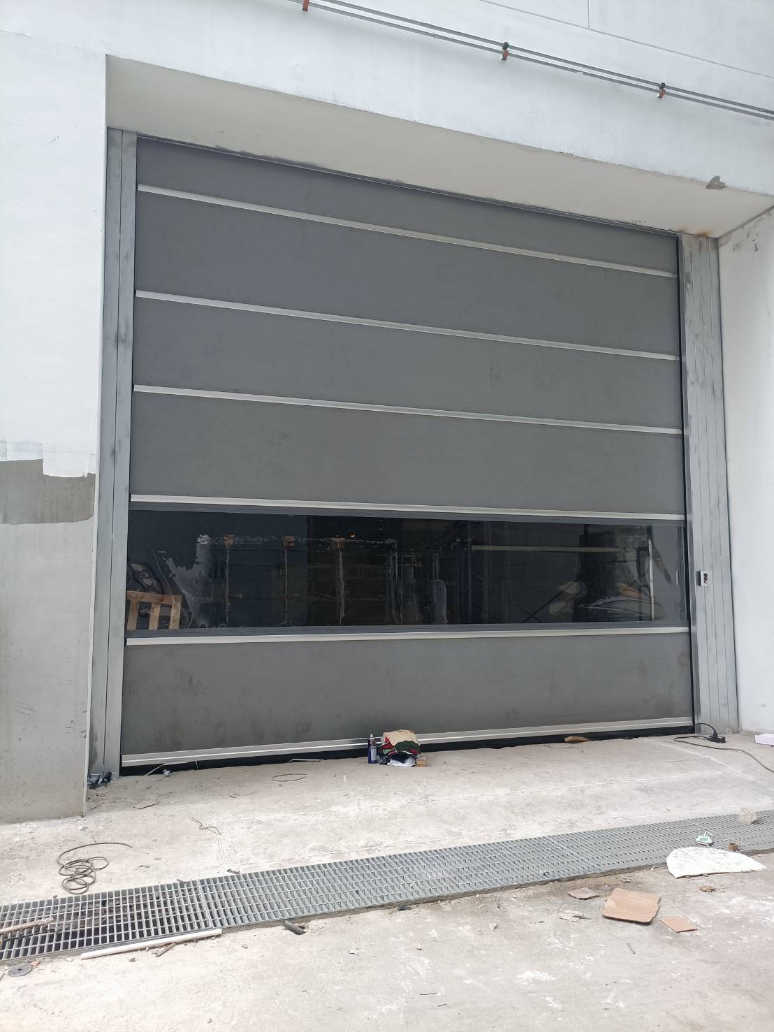 ภาพผลงานติดตั้งประตูไฮสปีด รุ่น Standard สำหรับคลีนรูมและ GMP ที่กรุงเทพมหานคร โดย OZ DOOR (3)