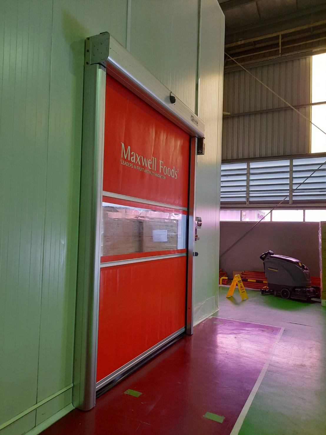 ภาพผลงานติดตั้งประตูไฮสปีด รุ่น Standard สำหรับโรงงานอุตสาหกรรม ที่ระยอง โดย OZ DOOR (3)