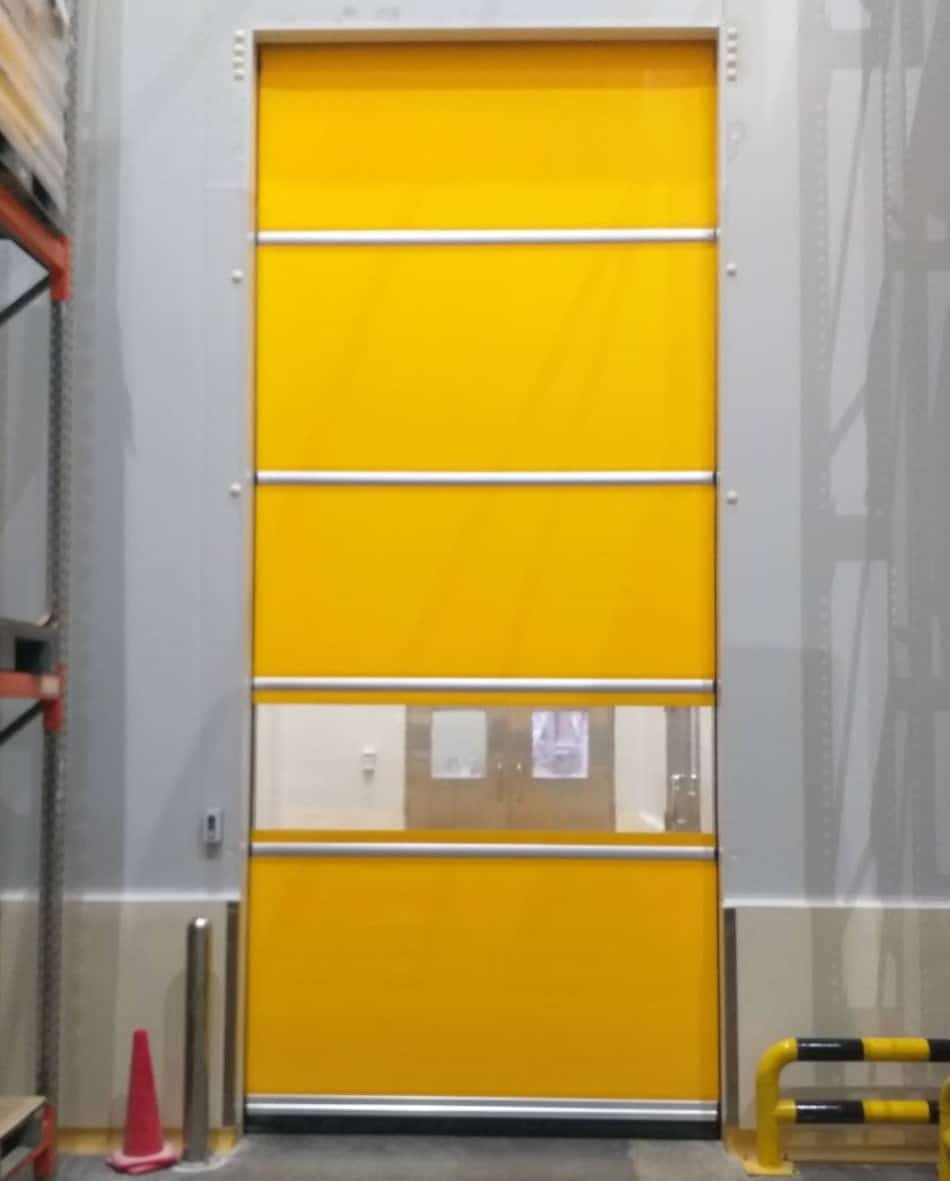 ภาพผลงานติดตั้งประตูไฮสปีด สำหรับโรงงานอุตสาหกรรม ที่สมุทรปราการ โดย OZ DOOR