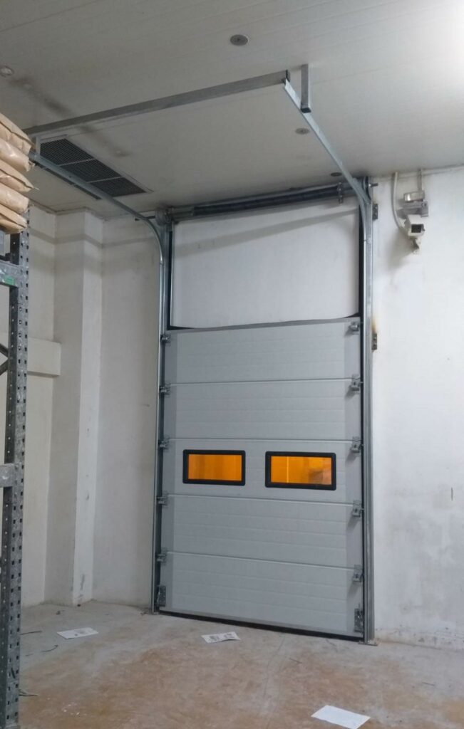 Installation photo of Industrial Doors for Food & Beverage in Chonburi by OZ DOOR (3)