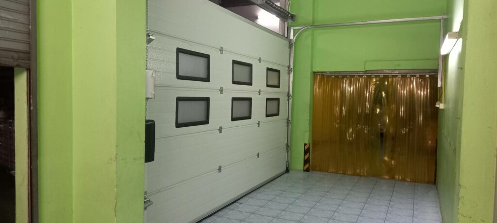 Installation photo of Garage Doors for Manufacturing in Chonburi by OZ DOOR (2)