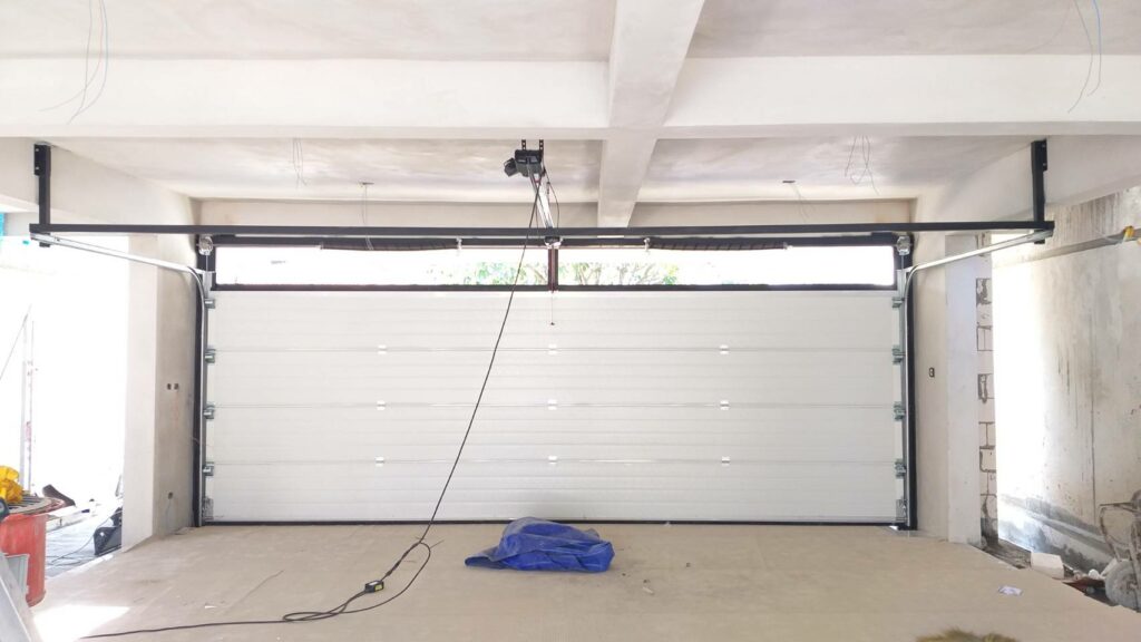 Installation photo of Garage Doors for Single House in Chonburi by OZ DOOR (4)