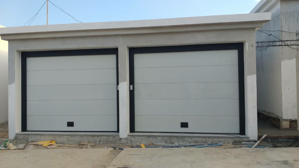 Installation photo of Garage Doors for Single House in Prachuap Khiri Khan by OZ DOOR (2)