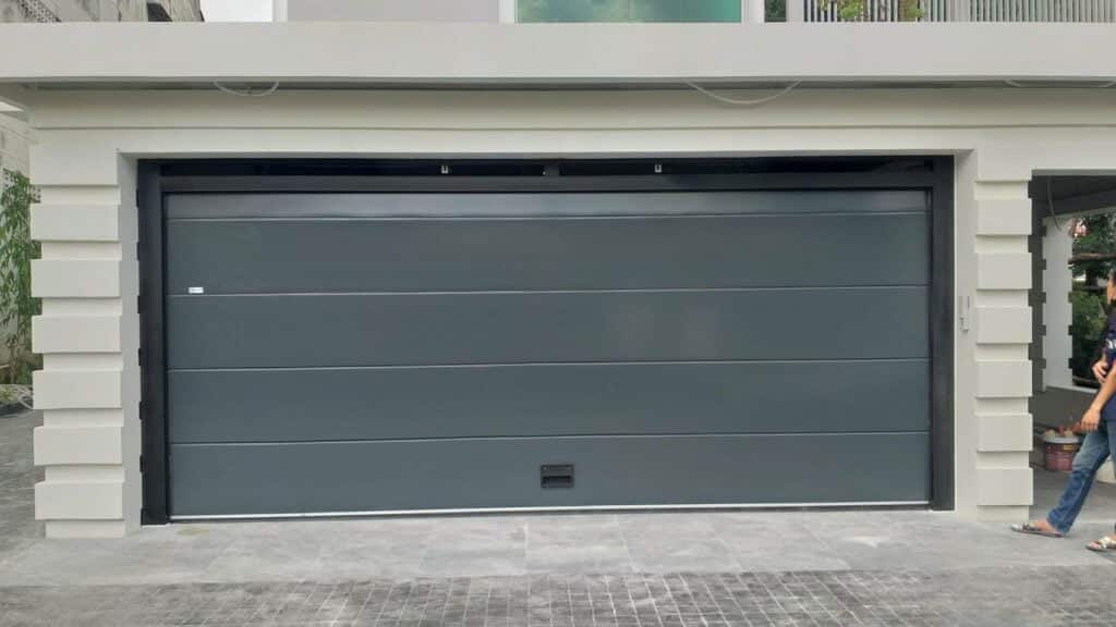 Installation photo of Garage Doors for Single House in Songkhla by OZ DOOR (3)