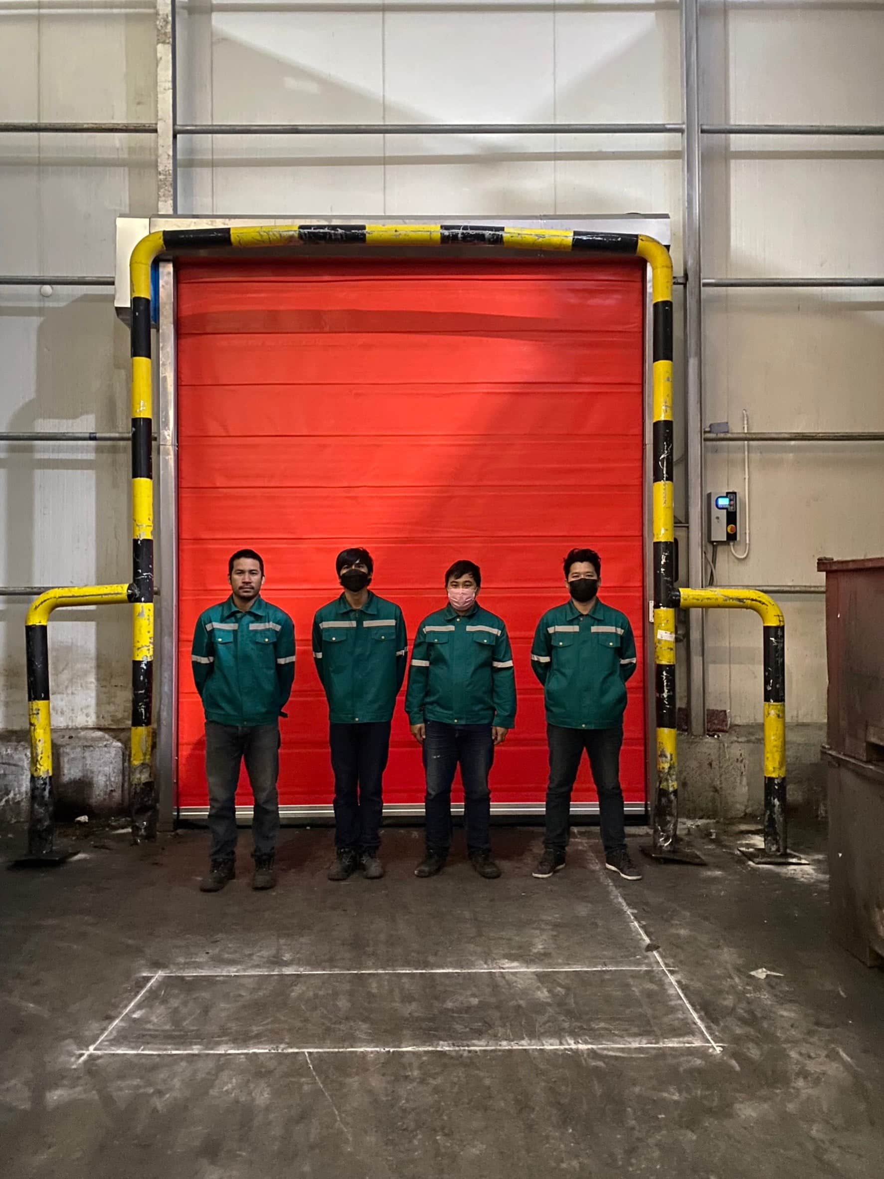 ภาพผลงานติดตั้งประตูไฮสปีด รุ่น Standard สำหรับห้องเย็นและพื้นที่ควบคุมอุณหภูมิ ที่สมุทรสาคร โดย OZ DOOR (3)