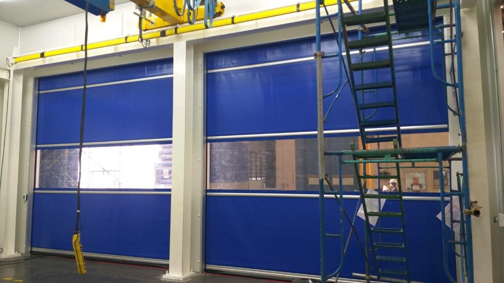 ภาพผลงานติดตั้งประตูไฮสปีด รุ่น Standard สำหรับโรงงานอุตสาหกรรม ที่ชลบุรี โดย OZ DOOR (3)