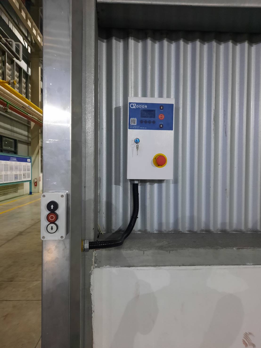 ภาพผลงานติดตั้งประตูไฮสปีด รุ่น Standard สำหรับโรงงานอุตสาหกรรม ที่ชลบุรี โดย OZ DOOR (4)
