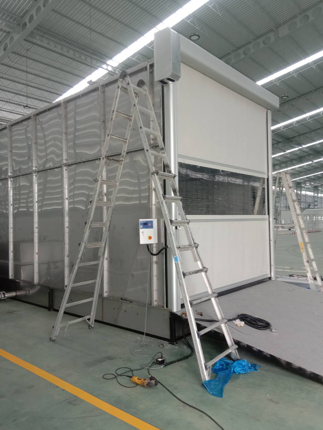 Installation photo of High Speed Doors for Manufacturing in Rayong by OZ DOOR (2)