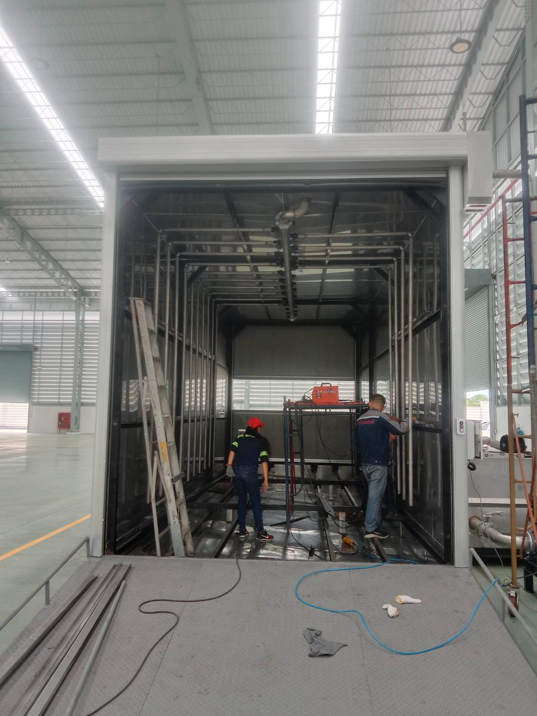 Installation photo of High Speed Doors for Manufacturing in Rayong by OZ DOOR (3)