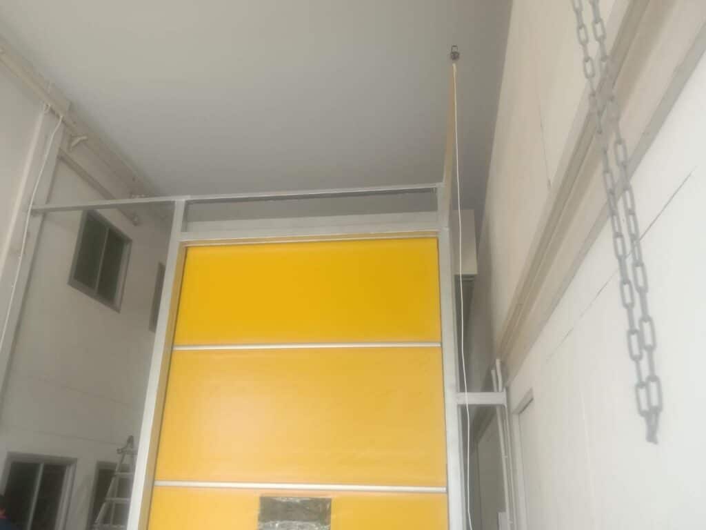 ภาพผลงานติดตั้งประตูไฮสปีด รุ่น Standard สำหรับโรงงานอุตสาหกรรม ที่ปทุมธานี โดย OZ DOOR (3)