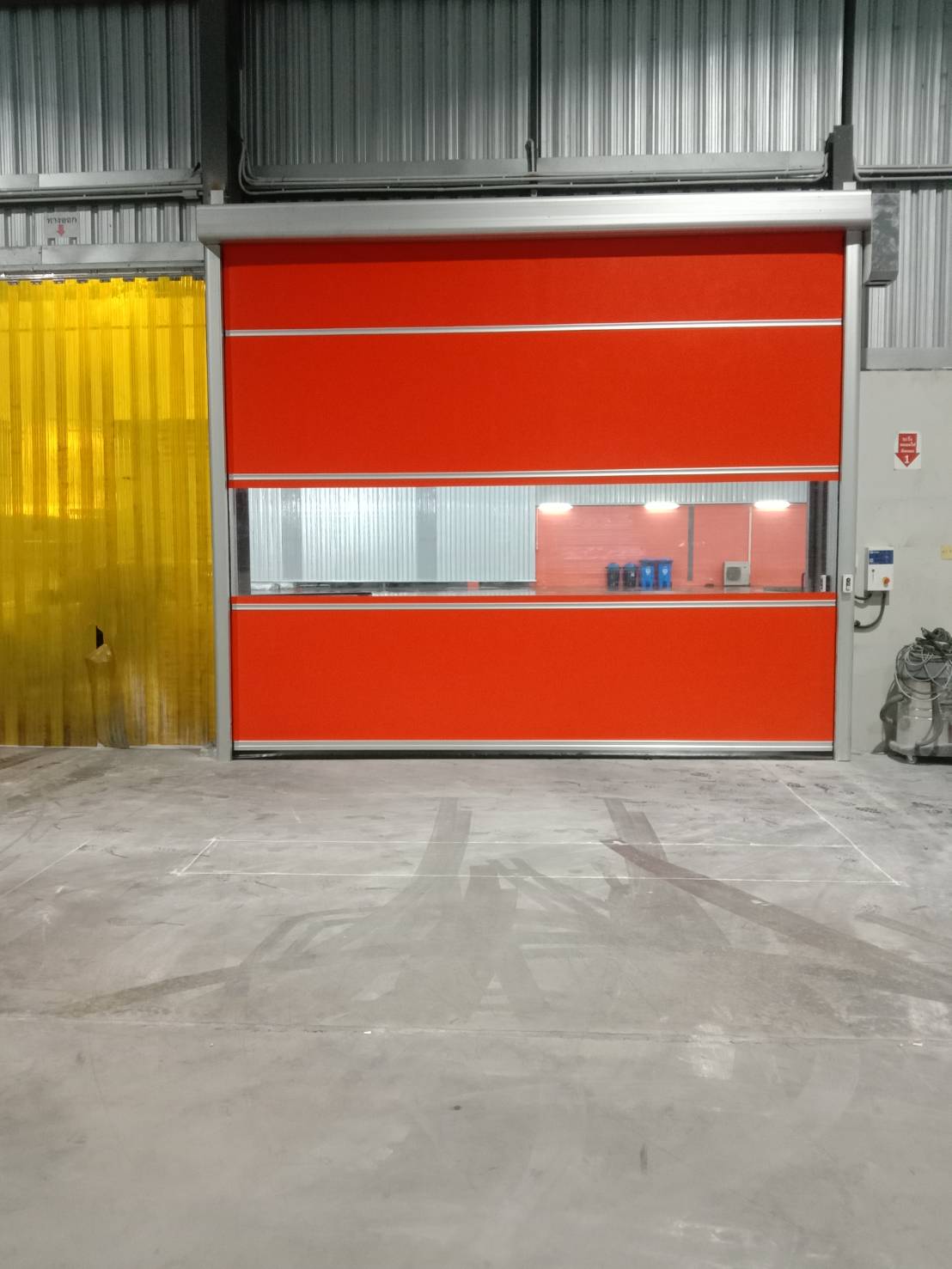 ประตู ม้วน พลาสติก