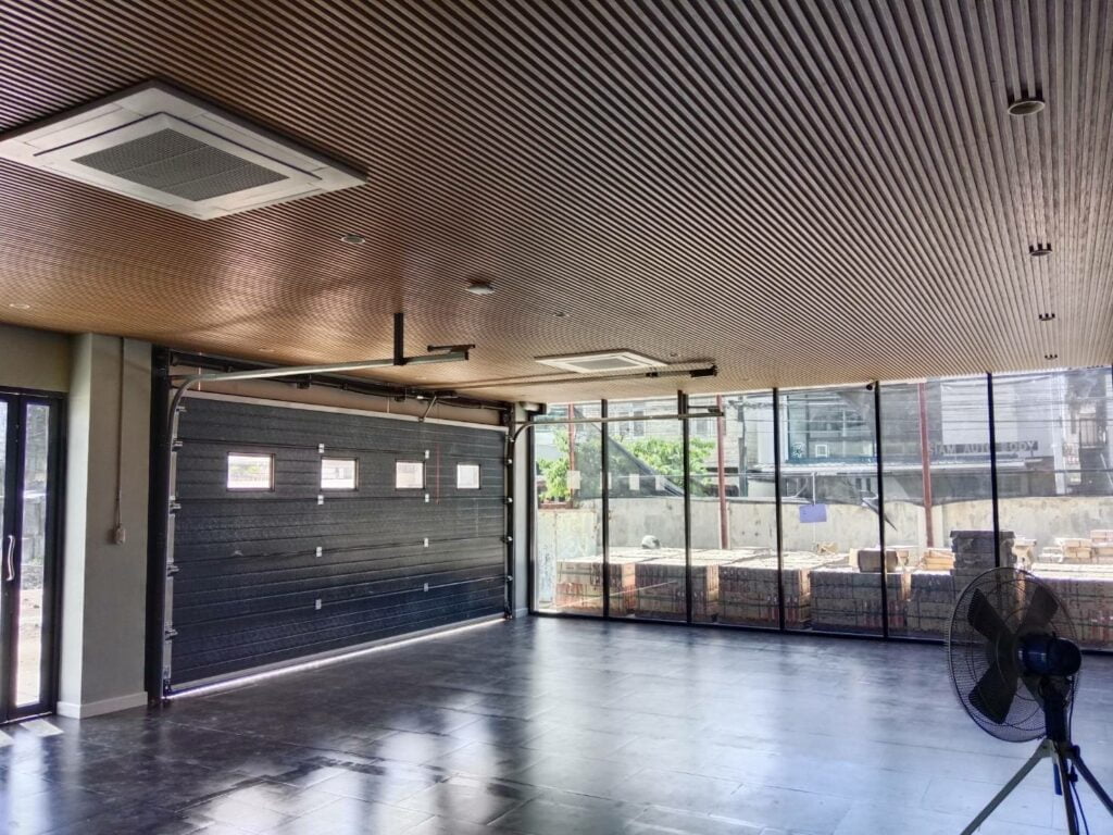 Installation photo of Garage Doors for Single House in Bangkok by OZ DOOR (3)