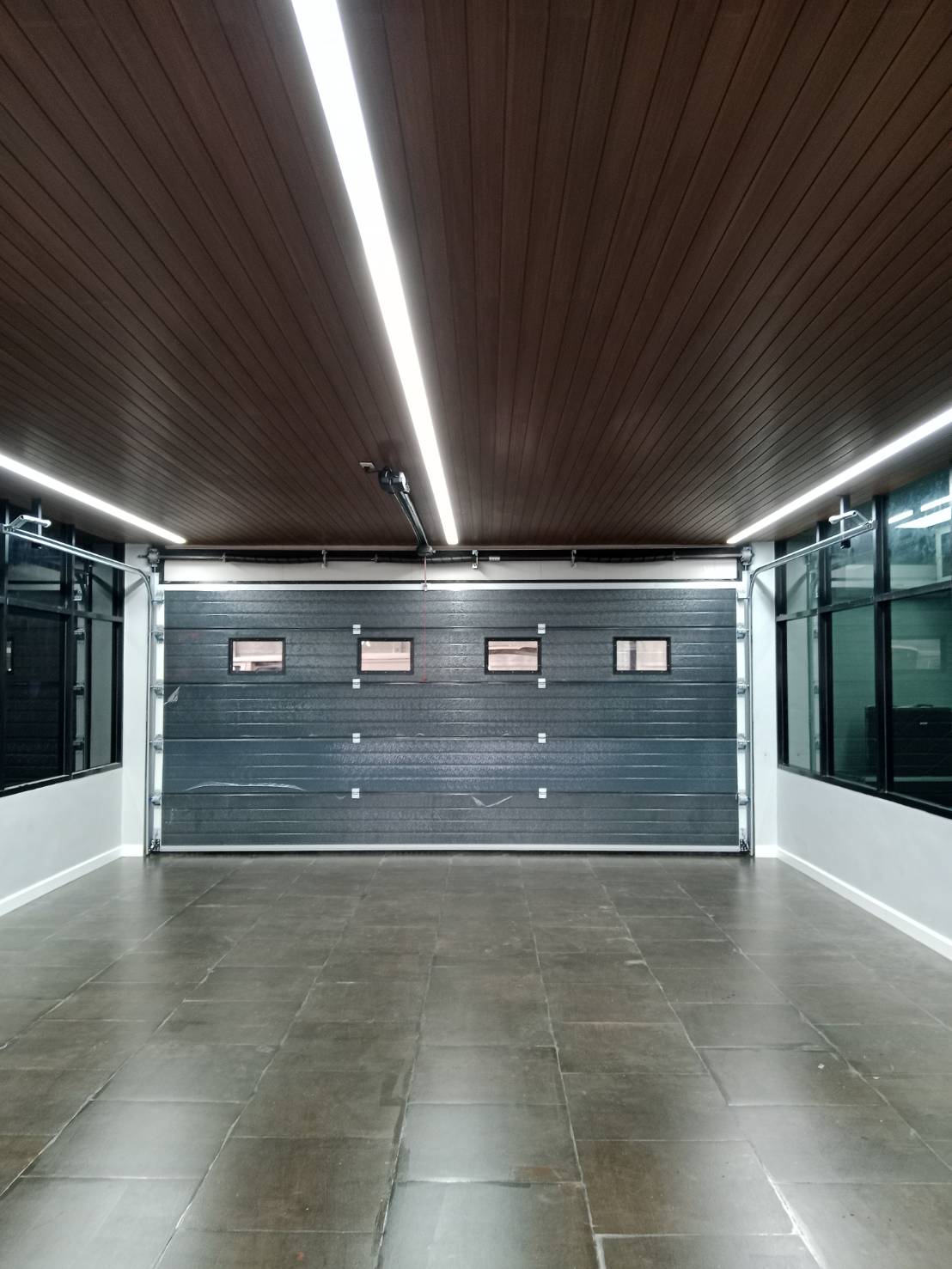 Installation photo of Garage Doors for Single House in Bangkok by OZ DOOR (8)