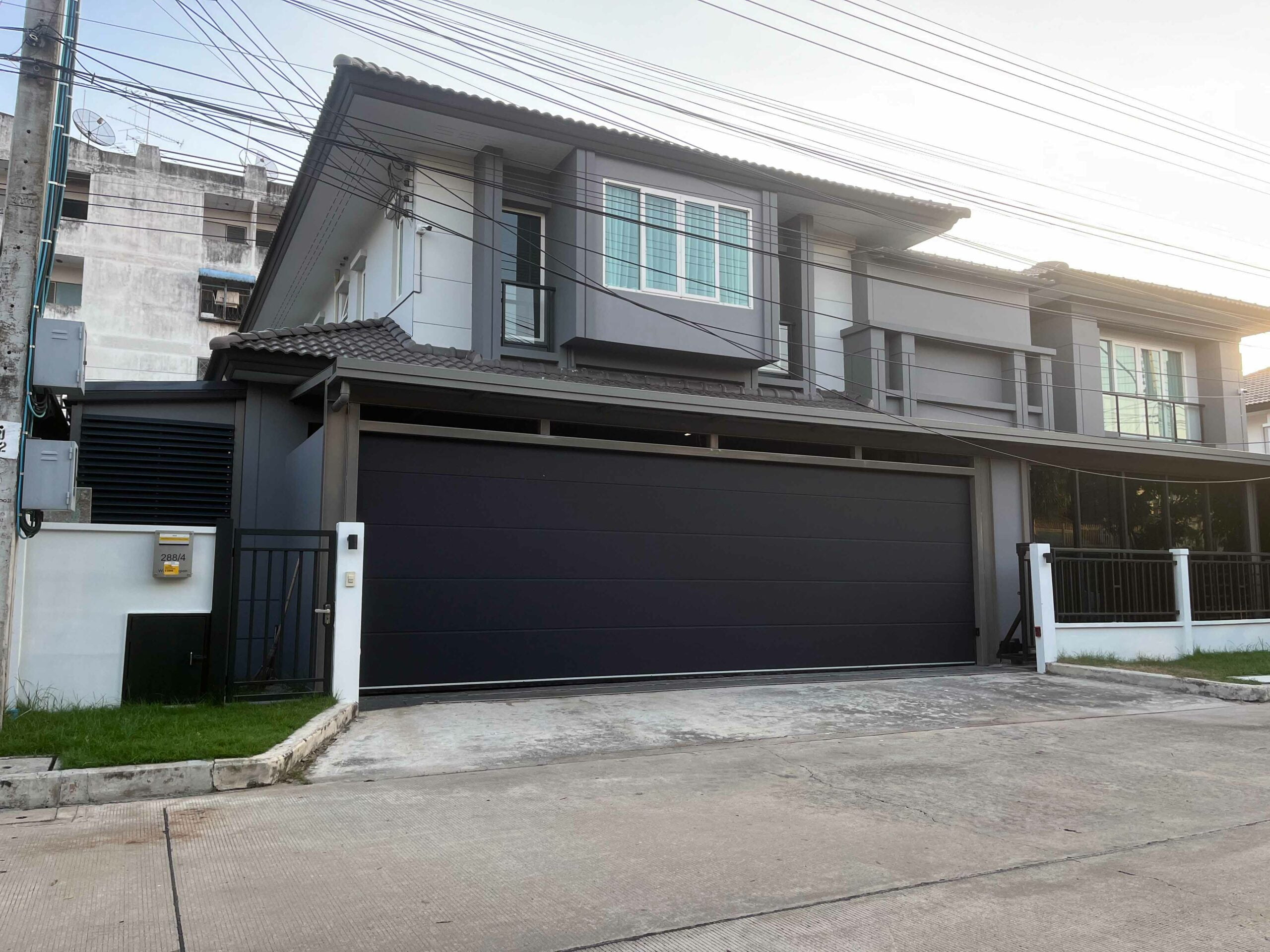 ประตูโรงรถ