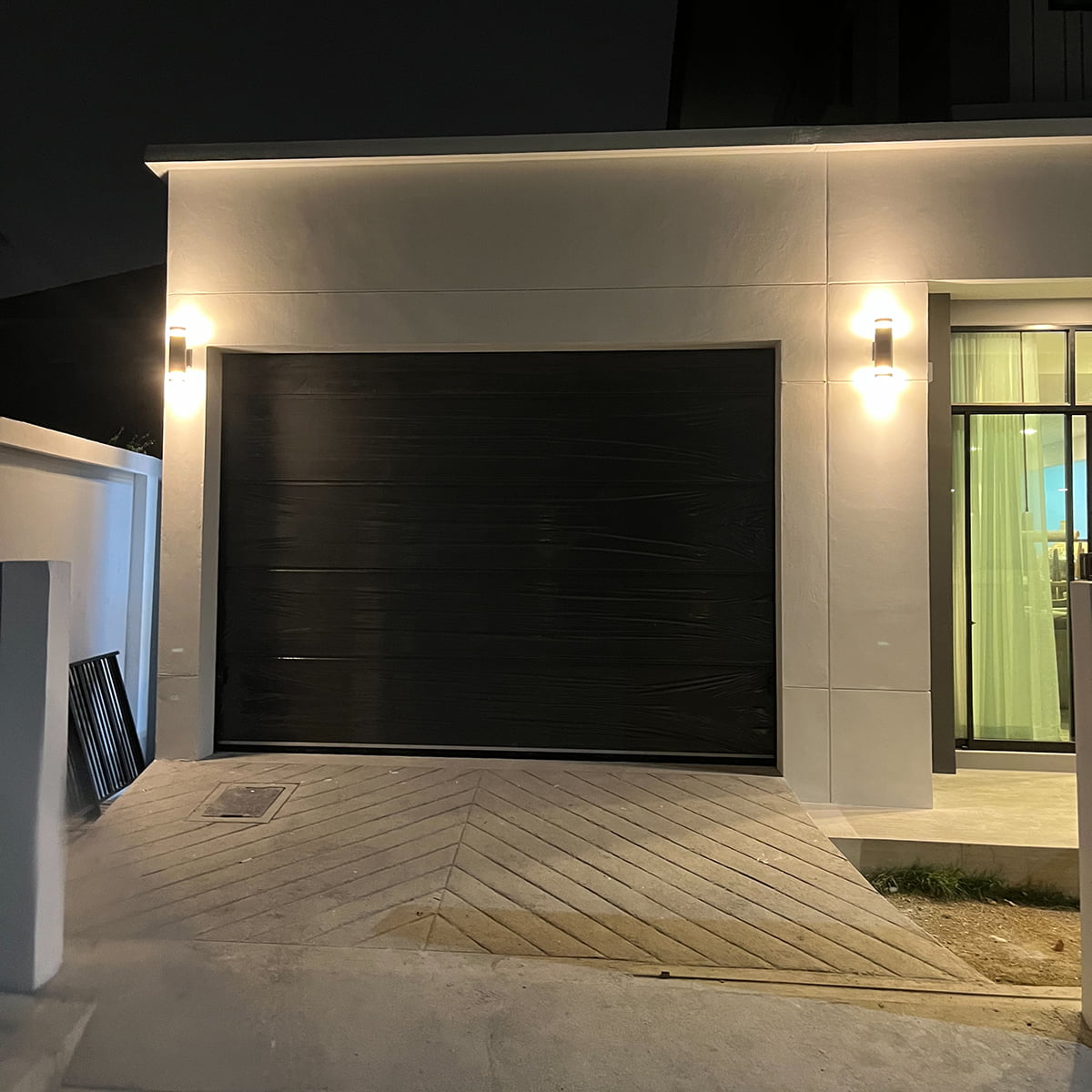 ประตูโรงรถ-สีเทาผิวทราย