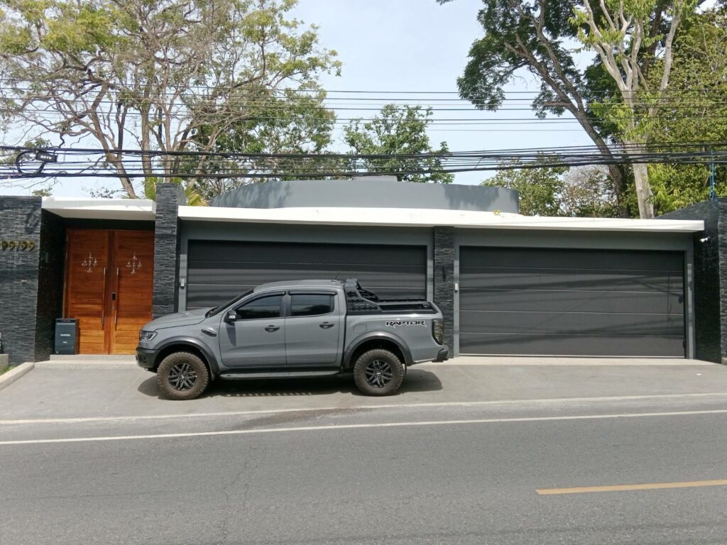 Installation photo of Garage Doors for Single House in Surat Thani by OZ DOOR (4)