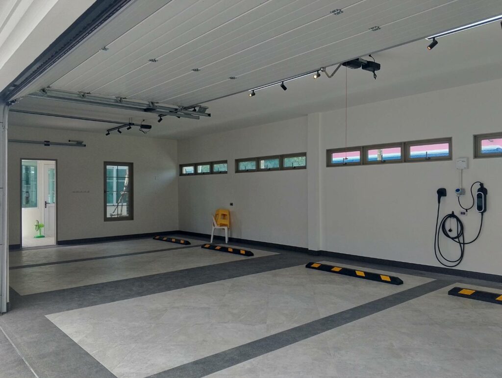 Installation photo of Garage Doors for Single House in Bangkok by OZ DOOR (2)