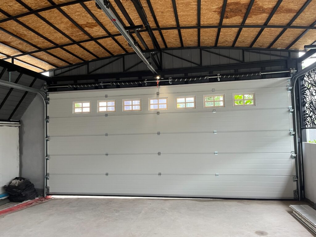 Installation photo of Garage Doors for Manufacturing in Surat Thani by OZ DOOR (5)