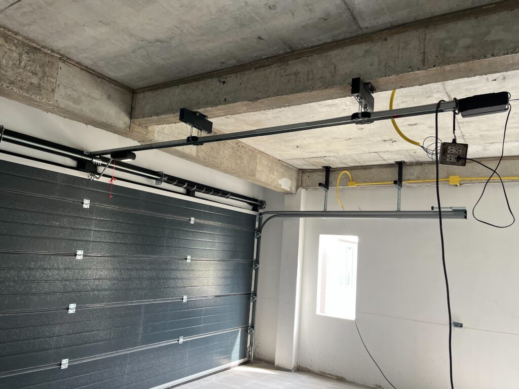 Installation photo of Garage Doors for Warehouse & Logistics in Bangkok by OZ DOOR (2)