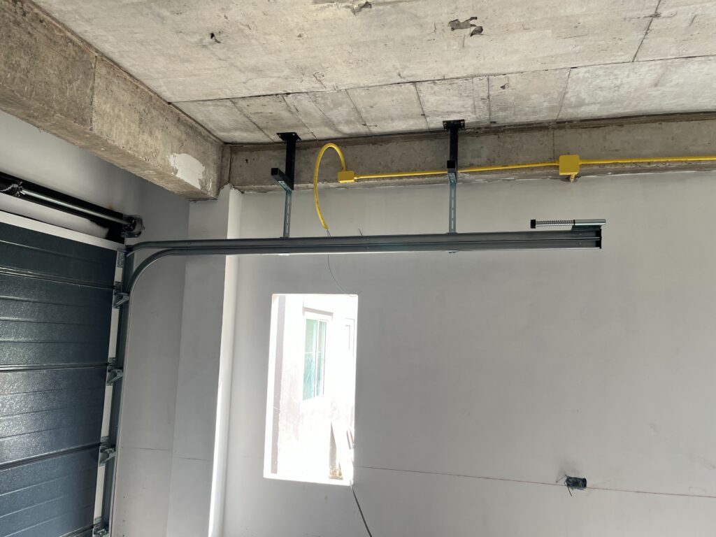 Installation photo of Garage Doors for Warehouse & Logistics in Bangkok by OZ DOOR (3)