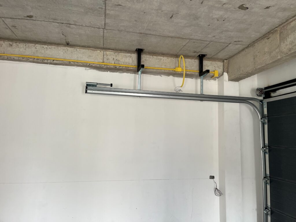 Installation photo of Garage Doors for Warehouse & Logistics in Bangkok by OZ DOOR (4)