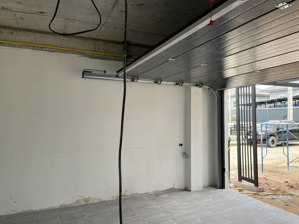 Installation photo of Garage Doors for Warehouse & Logistics in Bangkok by OZ DOOR (9)