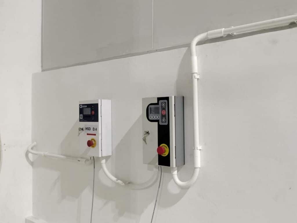 ภาพผลงานติดตั้งประตูไฮสปีด รุ่น Standard สำหรับโรงงานอุตสาหกรรม ที่สมุทรสาคร โดย OZ DOOR (4)